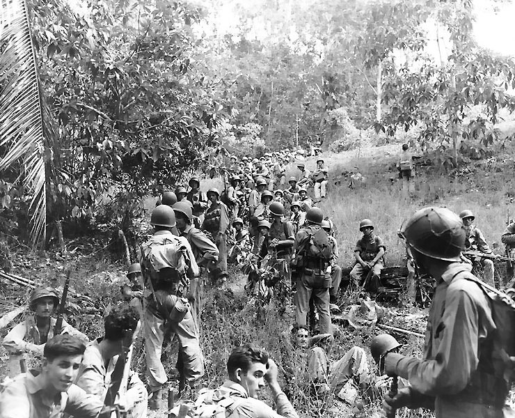 파일:Marines rest in the field on Guadalcanal.jpg