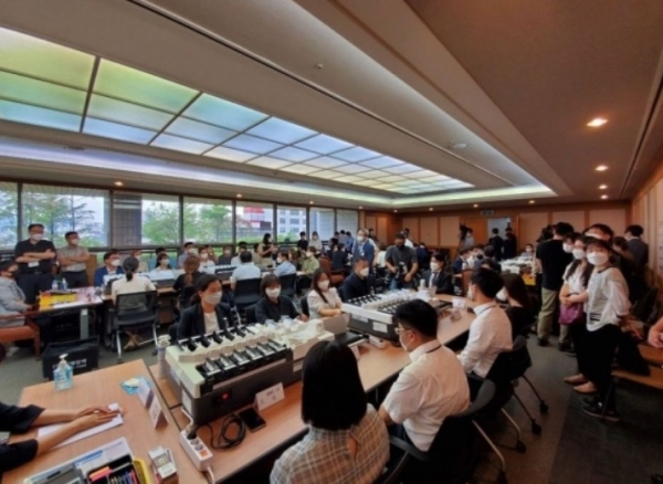 파일:Image02(지난 8.30일 영등포을 선거구 재검표 현장).png
