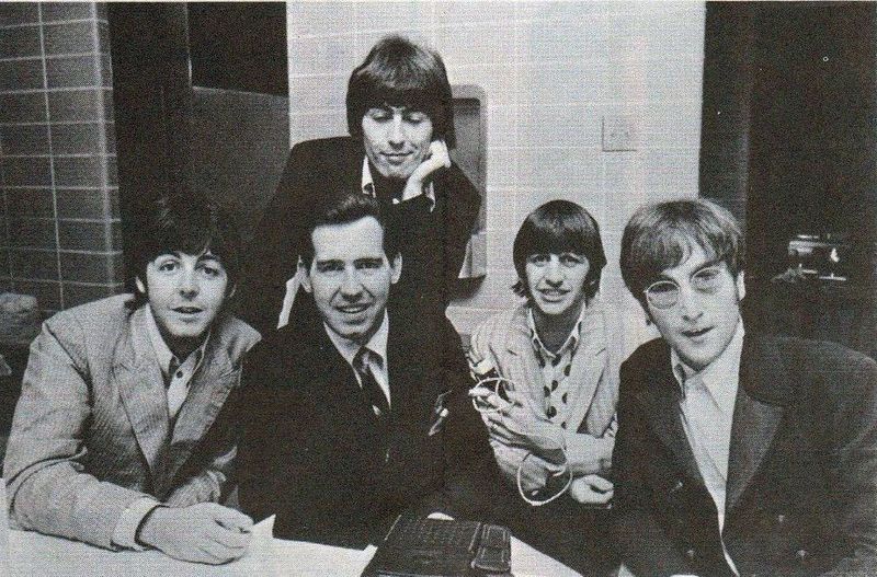 파일:WCFL Sound 10 survey October 1966 Beatles Jim Stagg (cropped).jpg