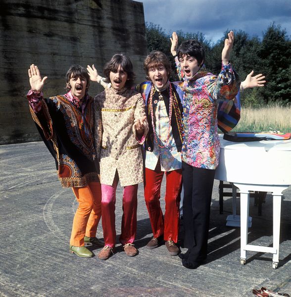 파일:The Beatles magical mystery tour.jpg
