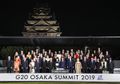 G20 오사카 성의 파란 브로치.jpg