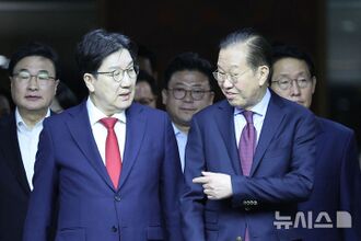 김문수 몰아내는 쌍권.jpeg