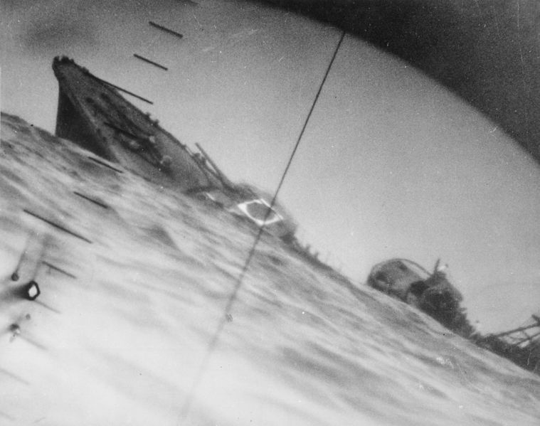 파일:Torpedoed Japanese destroyer Yamakaze sinking on 25 June 1942.jpg